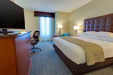 Oversize Deluxe King Room - Hearing Accessible