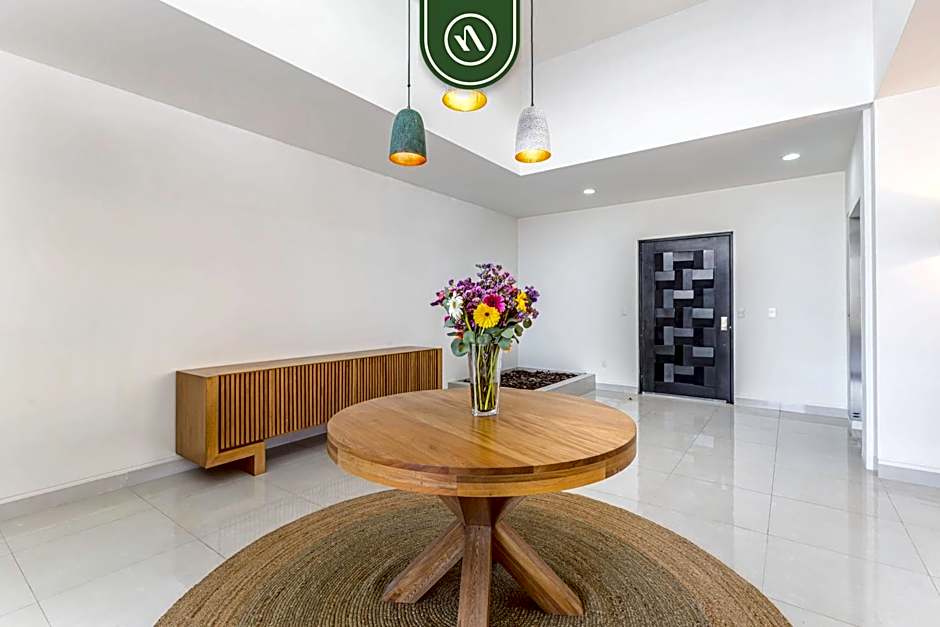 Brand New 3 BR Penthouse - Oceanview Rooftop Pool