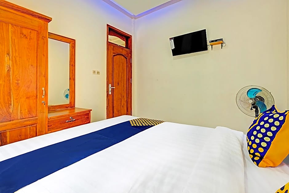 OYO Homes 91095 Desa Wisata Conto