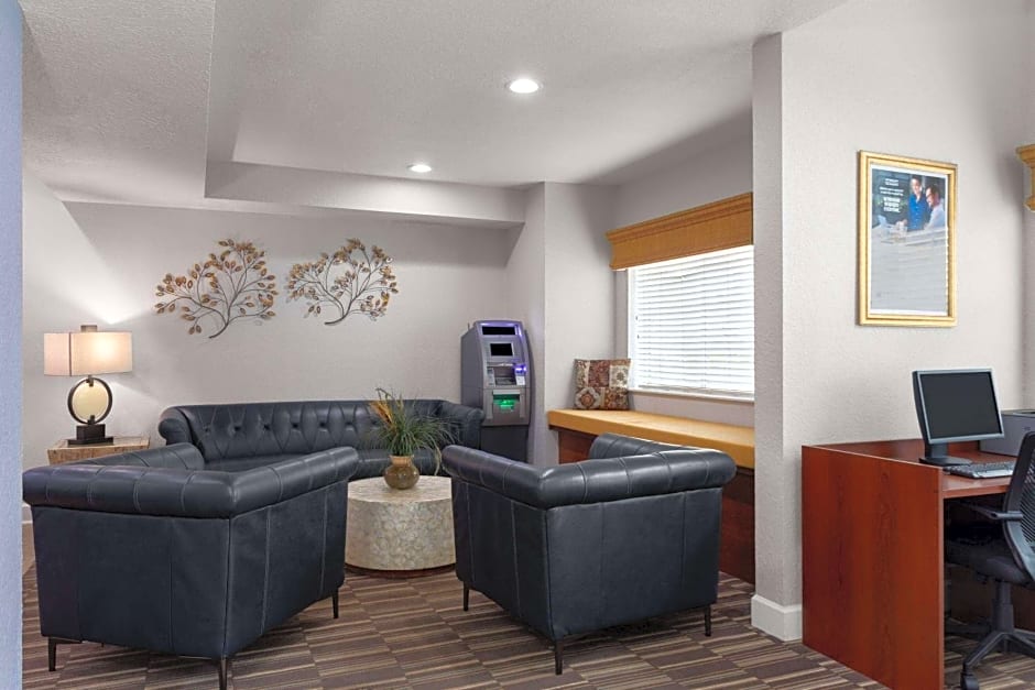 Microtel Inn and Suites - Zephyrhills