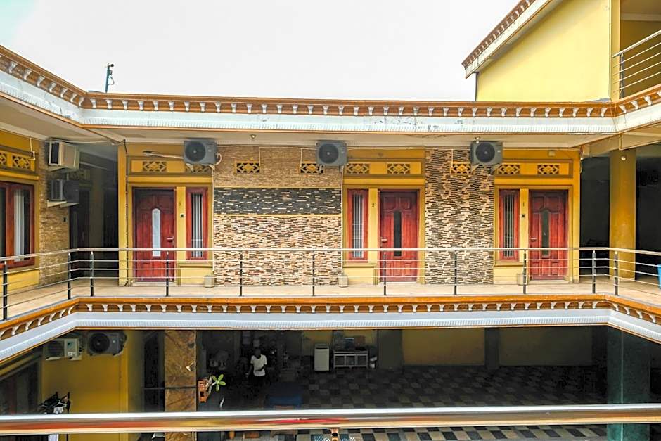 RedDoorz at Kutisari 2 Surabaya