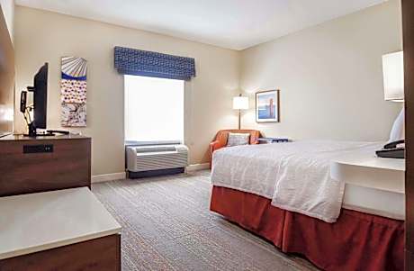 King Room with King Bed - Non-Smoking