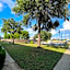 Mid Towne Inn & Suites
