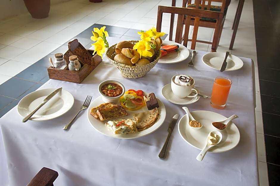 Antonio Beach Tree House Hotel & Spa