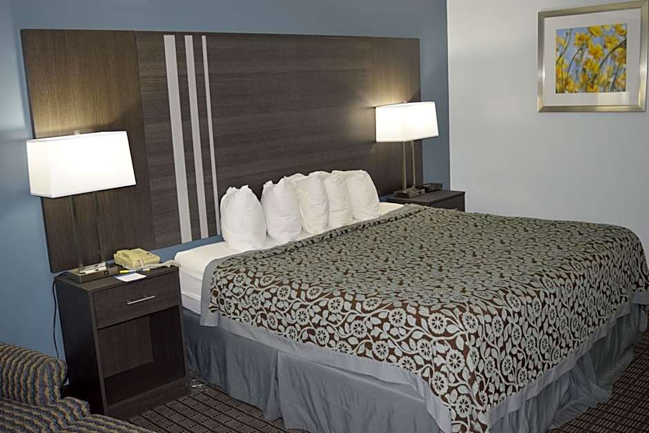 Days Inn by Wyndham Rock Falls