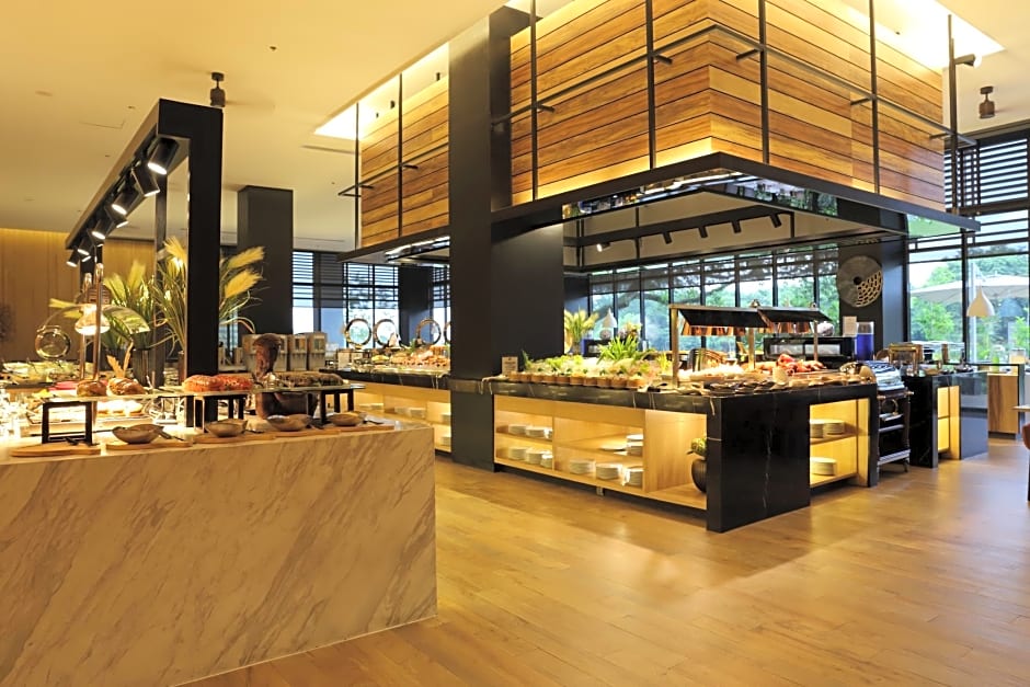 Midori Clark Hotel And Casino