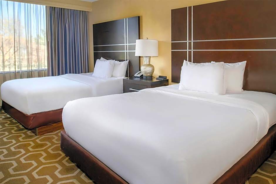 Embassy Suites By Hilton Hotel St. Louis-Airport
