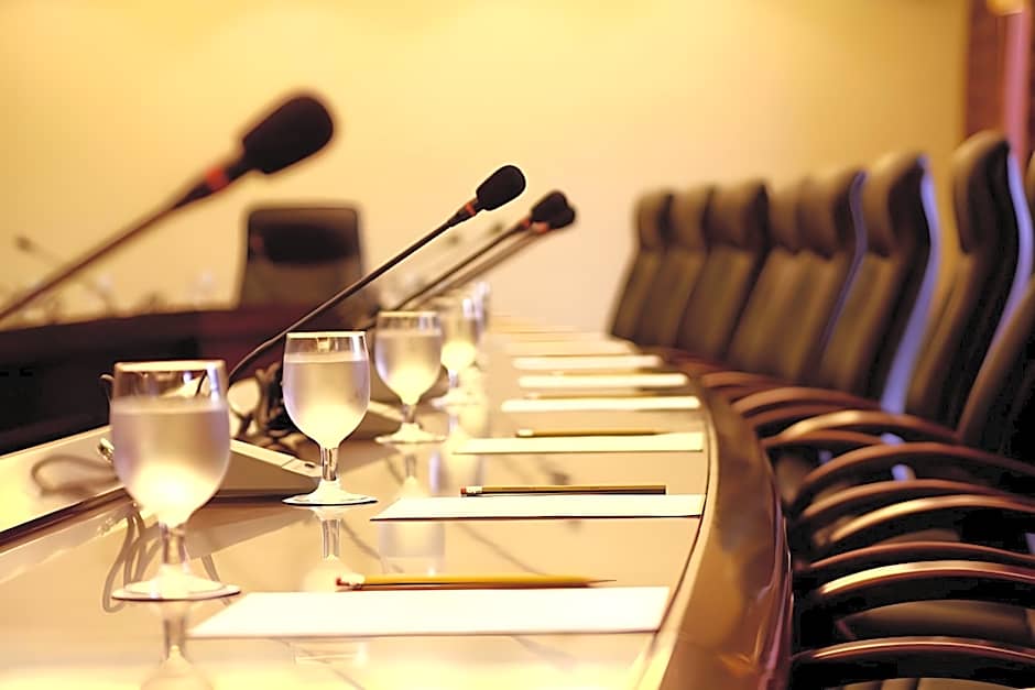 The Avenue Plaza Hotel