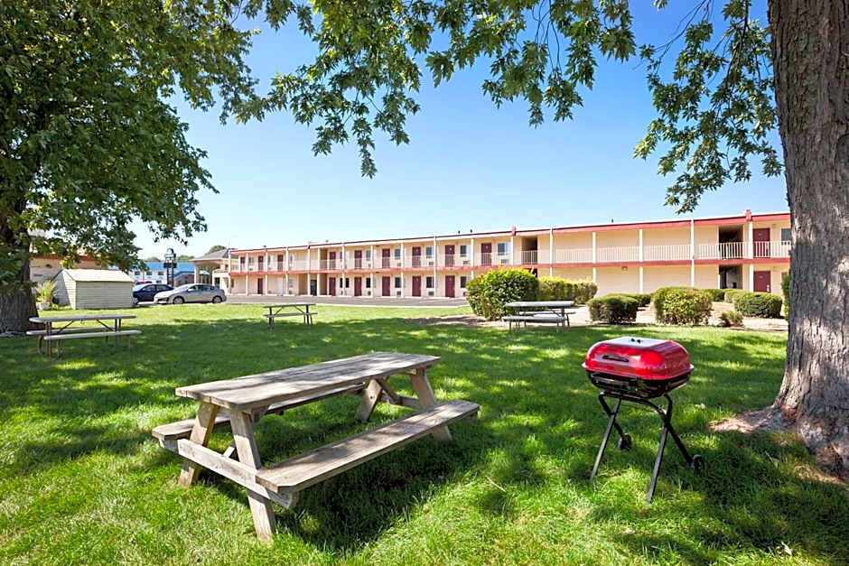 Days Inn by Wyndham Champaign/Urbana