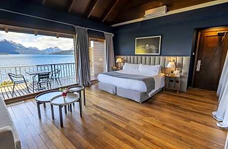 Deluxe Double Room with Lake View