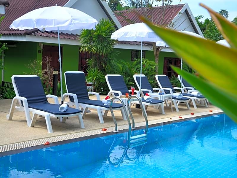 Khaolak C-nior Bungalows
