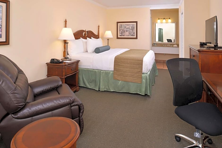 Best Western PLUS Santee Inn