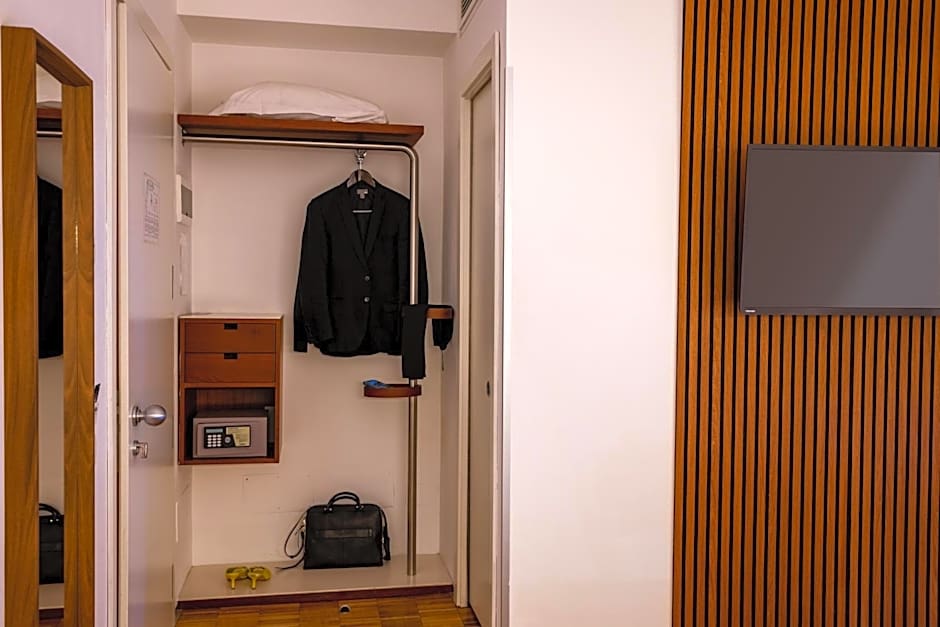 Black Hotel