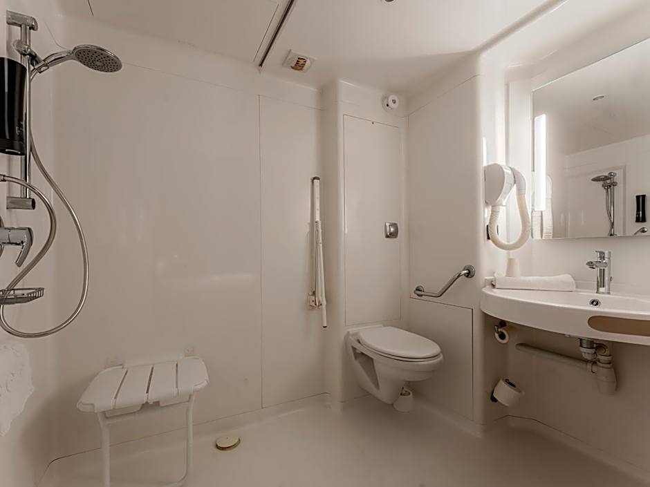 B&B HOTEL Maubeuge Gare