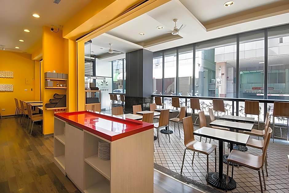 CHECK inn Express Taichung Fengchia