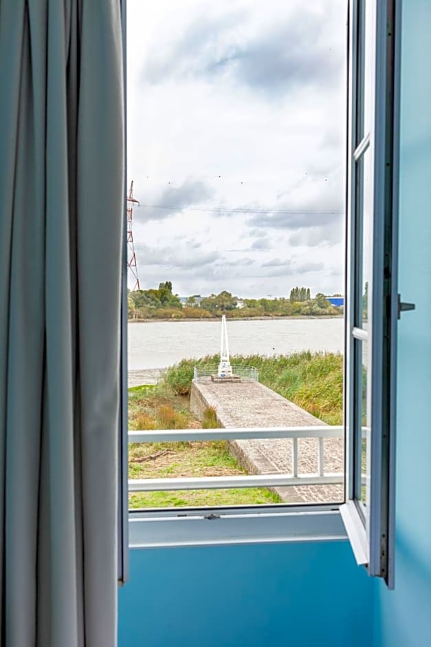 L'Esplanade Hôtel Restaurant Bar à vin