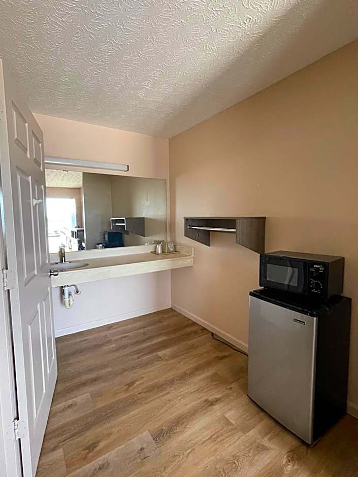 Garden Inn & Suites