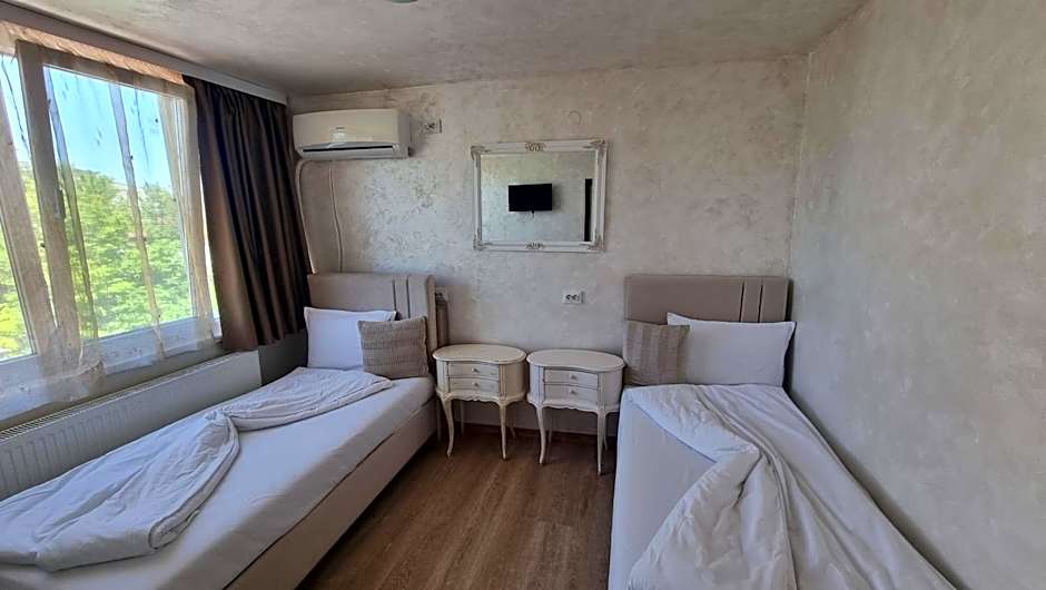 Jeweller Hotel