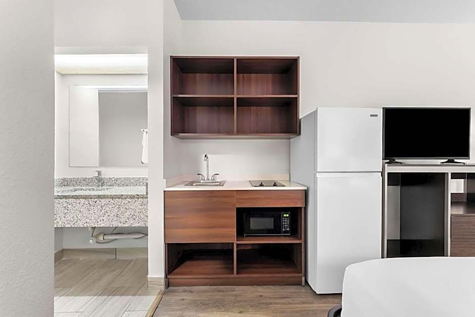 Suburban Studios Chattanooga Northeast - Ooltewah