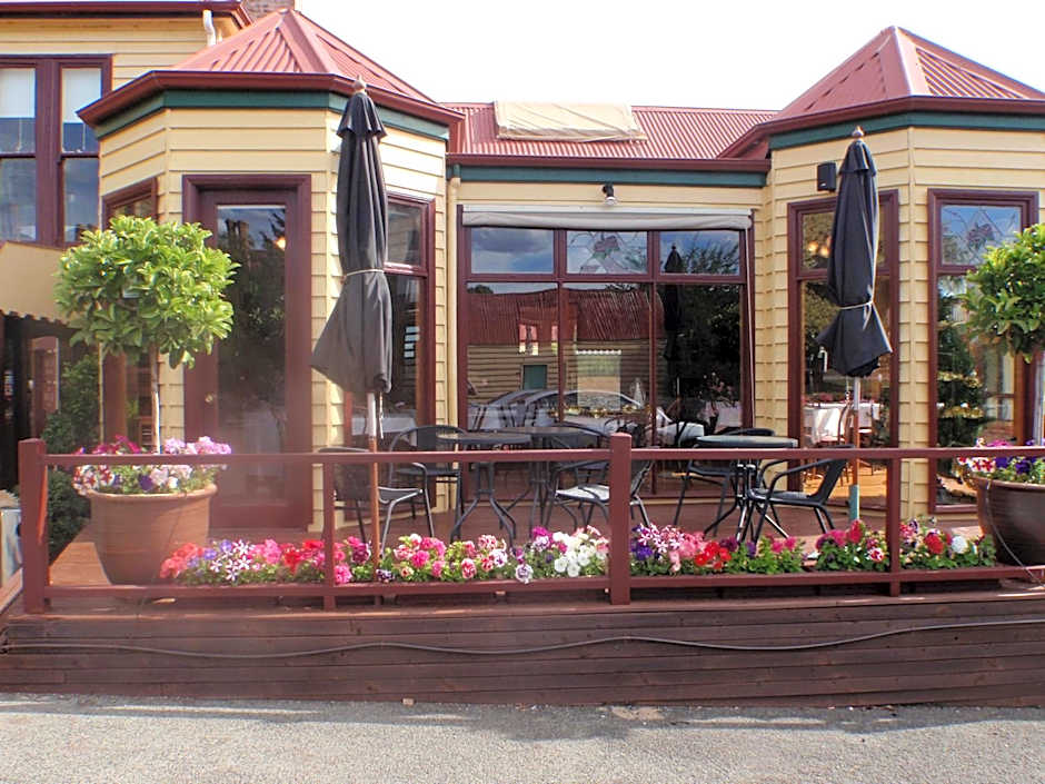 Central Springs Inn