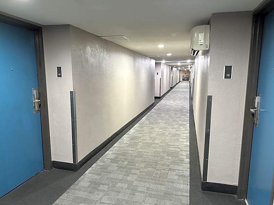 Super 8 by Wyndham Mesa Downtown Near Convention Center