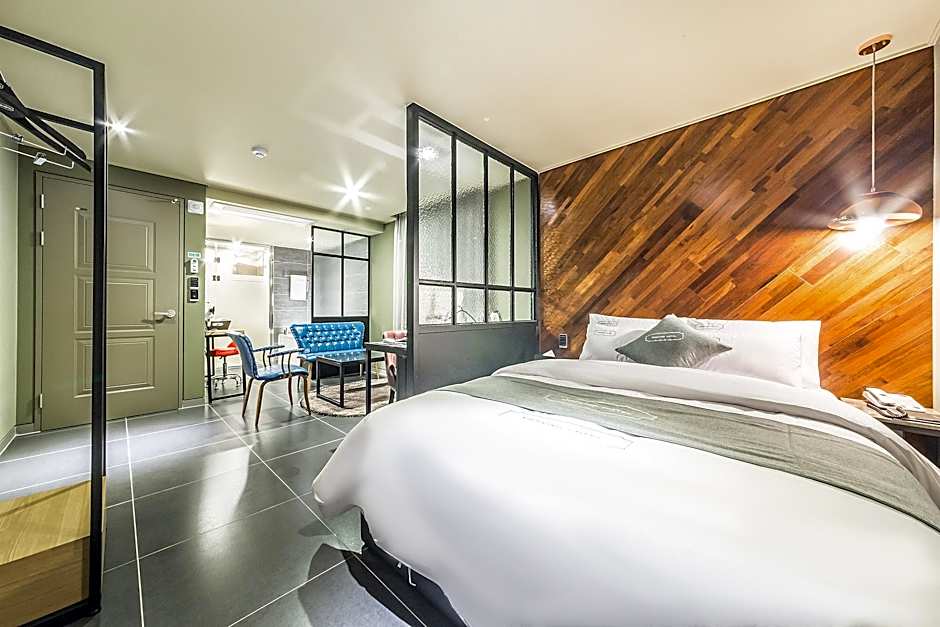 Docking Hotel