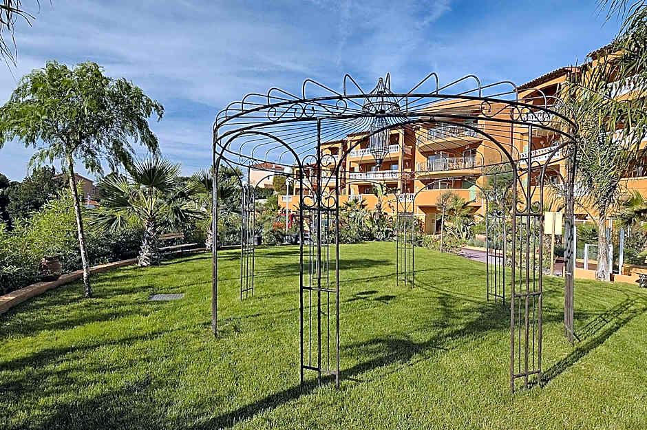 Appart Hotel Lou Castelet