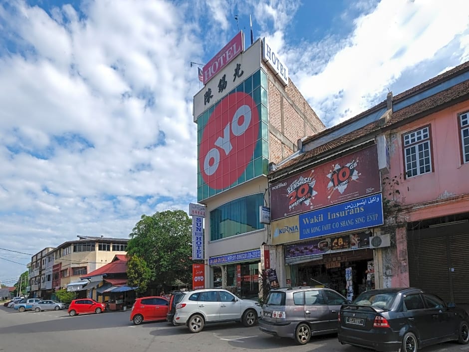 OYO 89877 Sun Triang Hotel