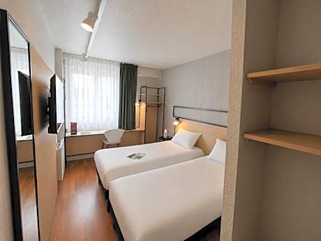 Standard Room with Two Single Beds