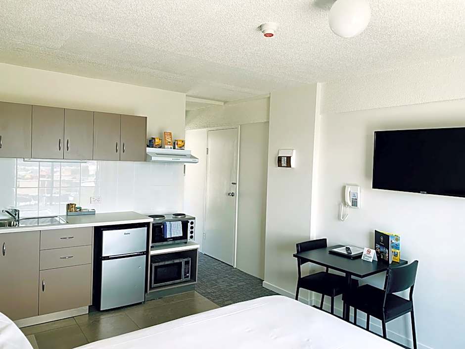Adina Place Motel Apartments