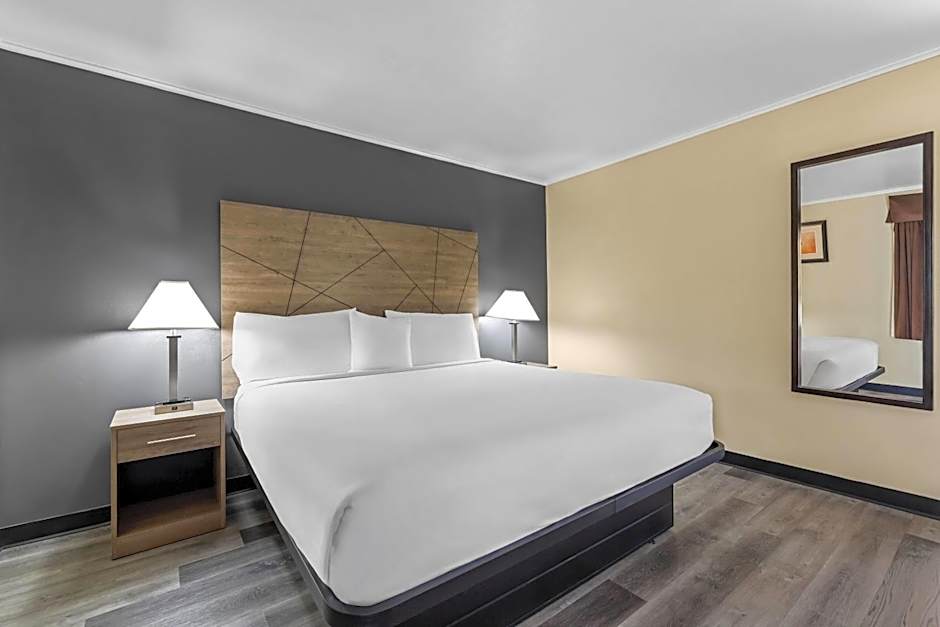 Travelodge by Wyndham Rapid City