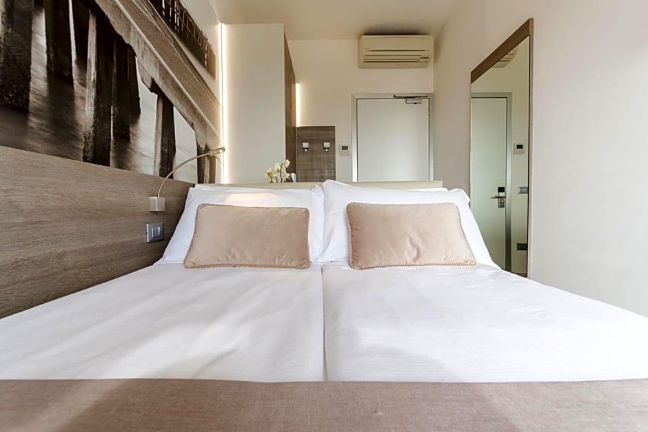 Hotel Lux
