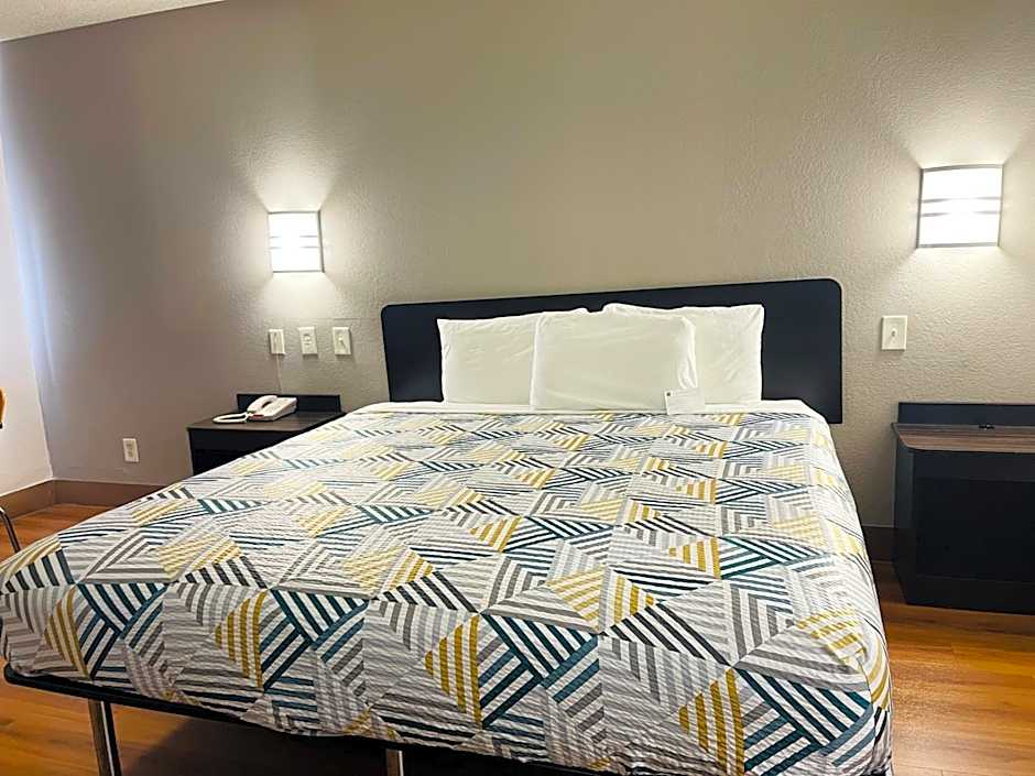 Motel 6-Duncanville, TX - Dallas