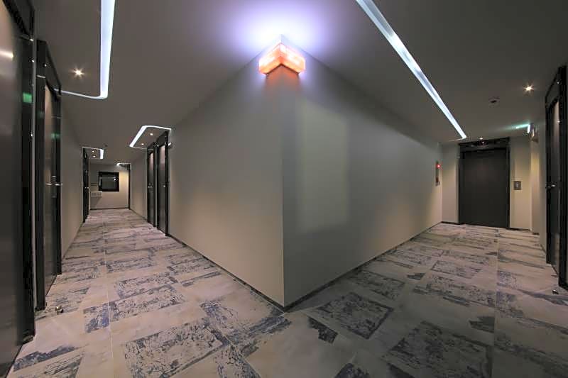 Avenue Hotel