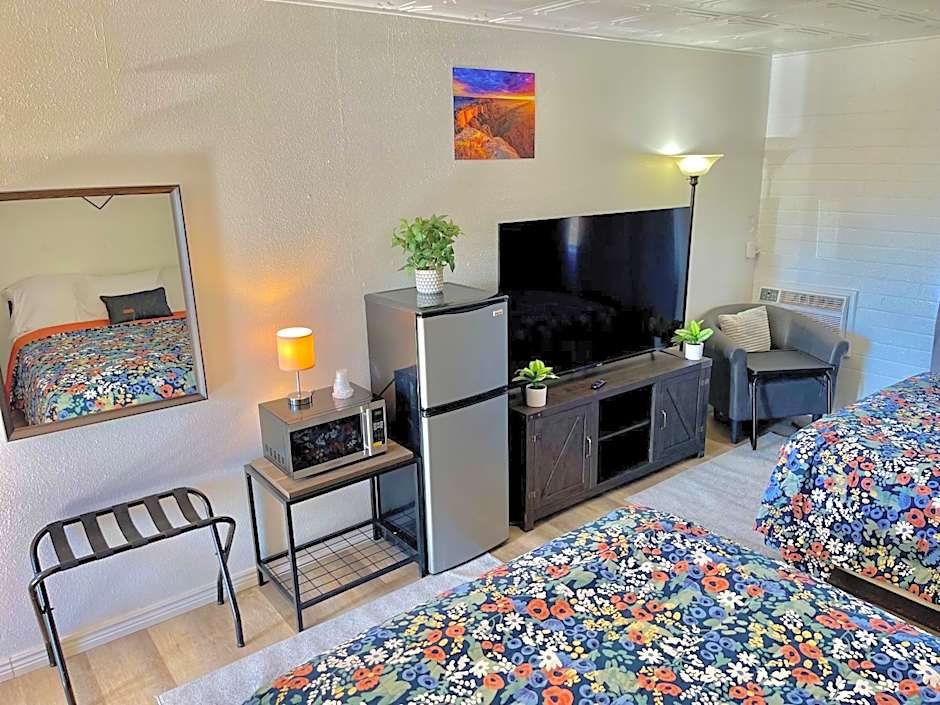 Canyon's Edge Route 66 Motel