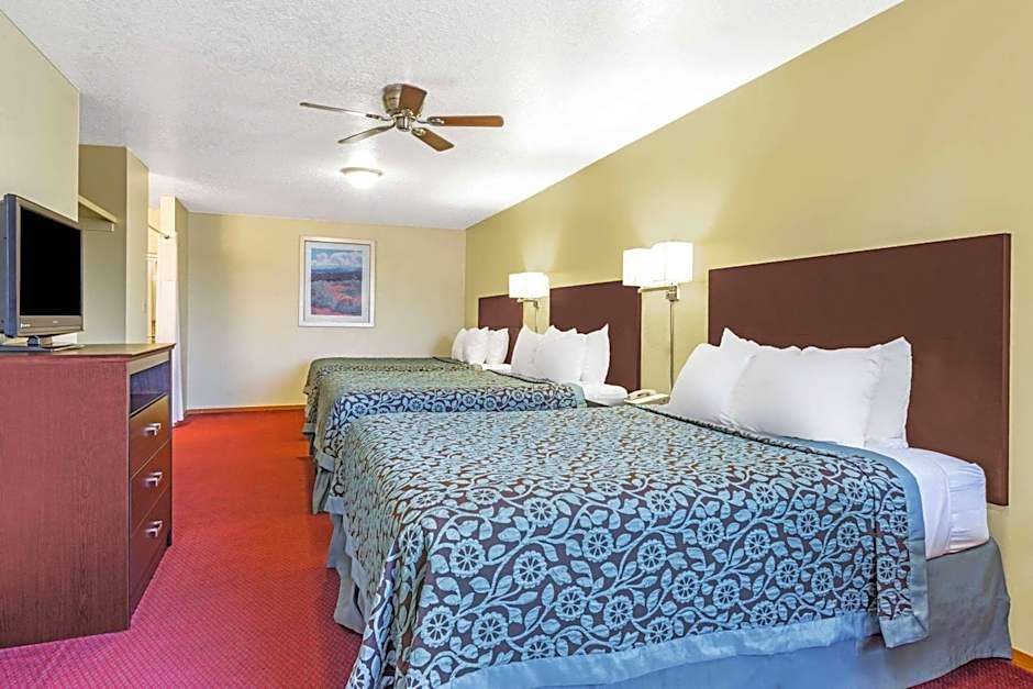 Days Inn by Wyndham Pueblo