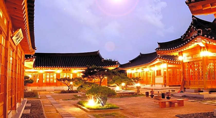 Hwangnamguan Hanok Village