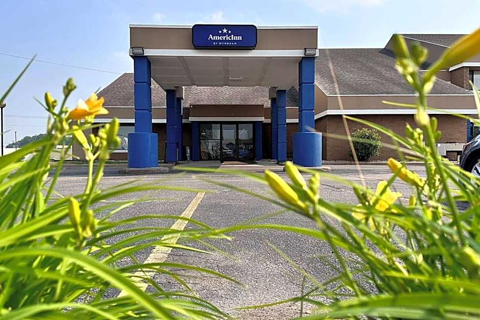 AmericInn by Wyndham Marshfield