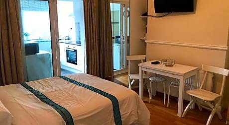 Gladstone Park Gardens