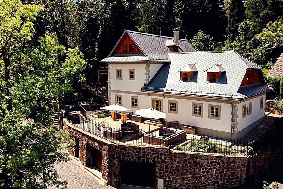 Resla Residence I, II, & Wellness