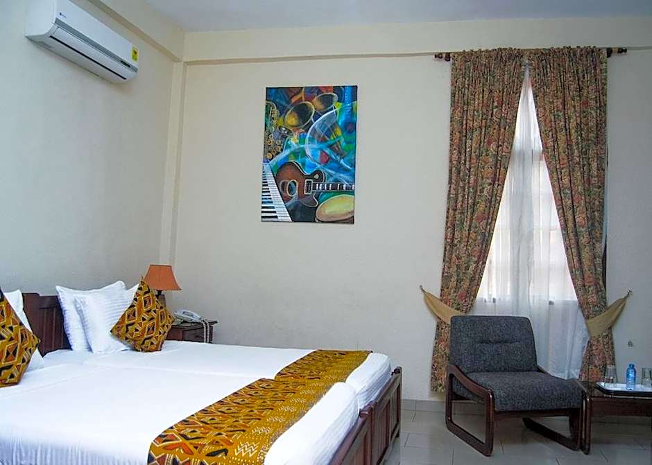 Coconut Grove Regency Hotel