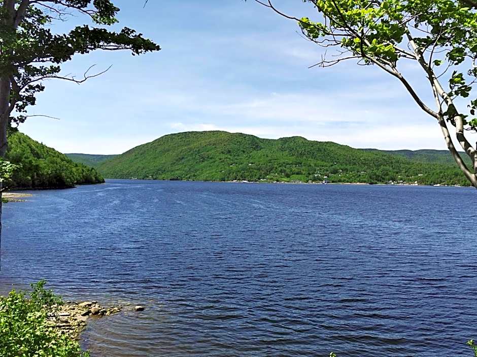 Knotty Pine Ocean Front Suite - Adults Only