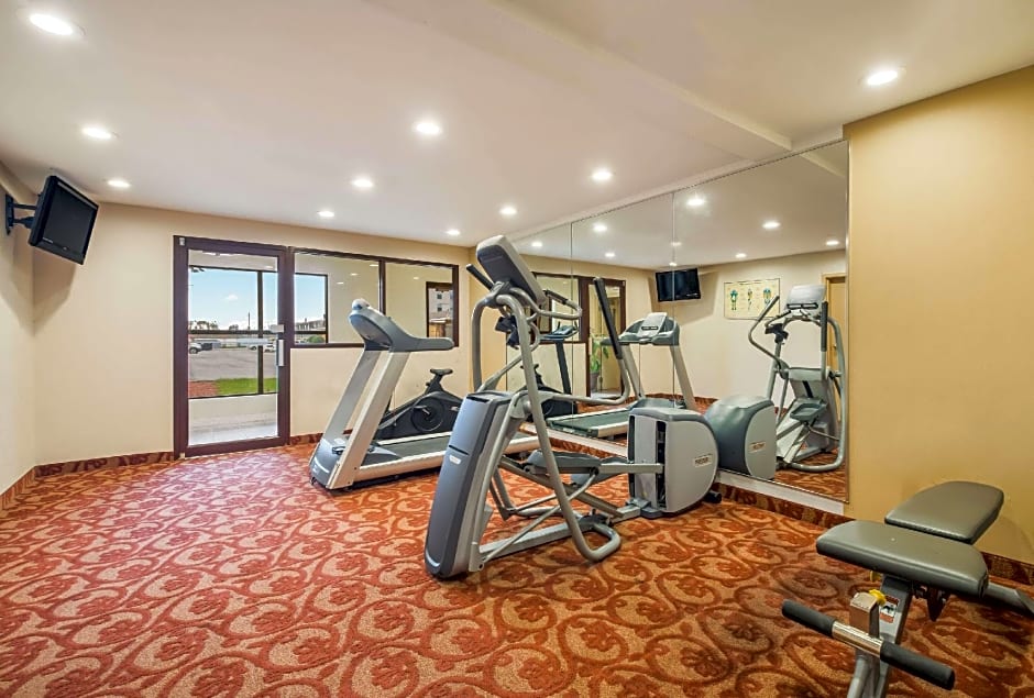 Suburban Studios Buffalo Airport