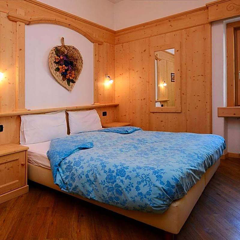 Photo 1 of 2 of 1 Double Bed or 2 Beds
