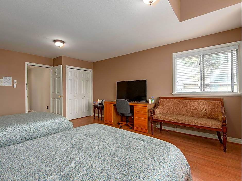 Photo 1 of 9 of Deluxe 1 Double Bed or 2 Beds