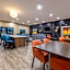 Holiday Inn Express & Suites Kansas City Airport By IHG
