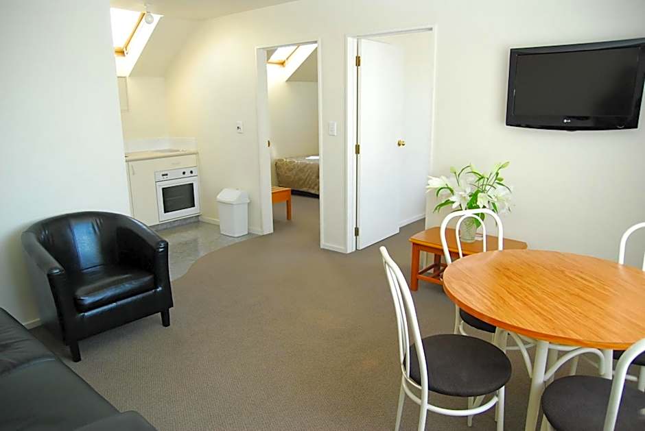 Rosewood Court Motel