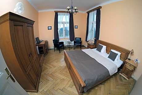 Double Room with Private Bathroom