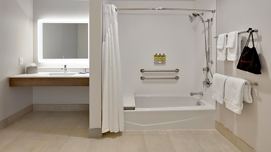 Holiday Inn Express Hotel & Suites Oklahoma City-West Yukon, an IHG Hotel