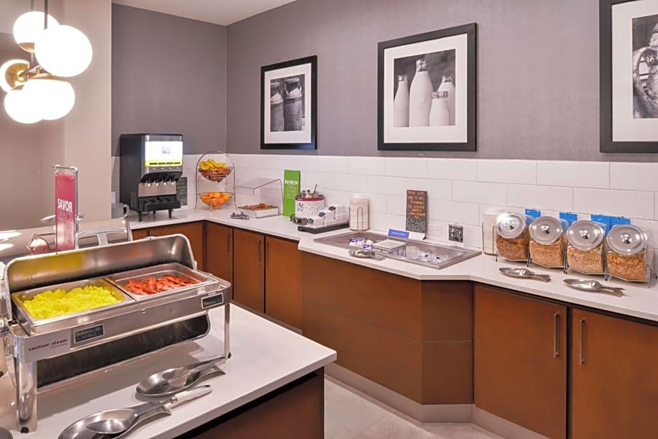 Hampton Inn By Hilton & Suites Legacy Park-Frisco